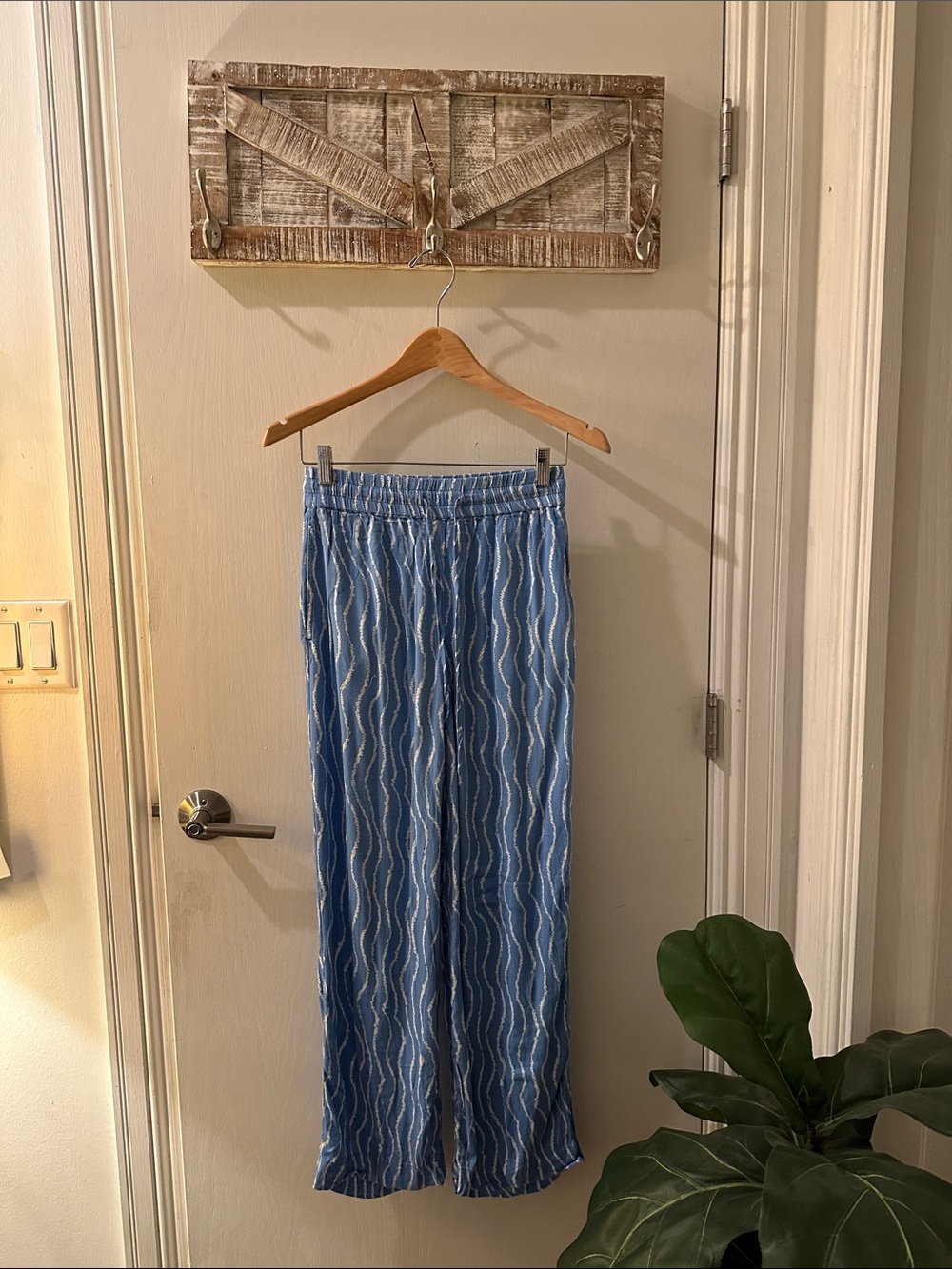 Urban Outfitters Blue Wave-Print Jogger Pants